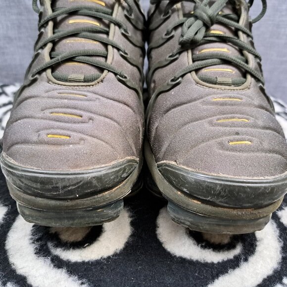 % Size 11 Nike Air VaporMax Plus Men Green and Gold Shoes 924453-300 A55 main image 4